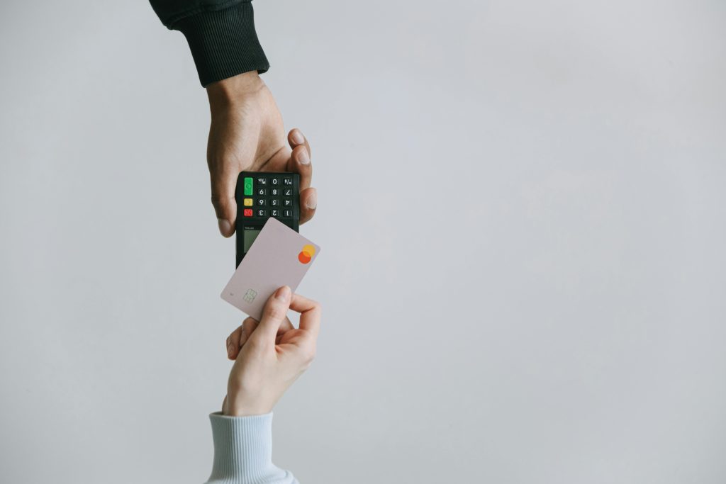 Barcode vs. RFID Scanning: Uncovering the Benefits of Each Technology